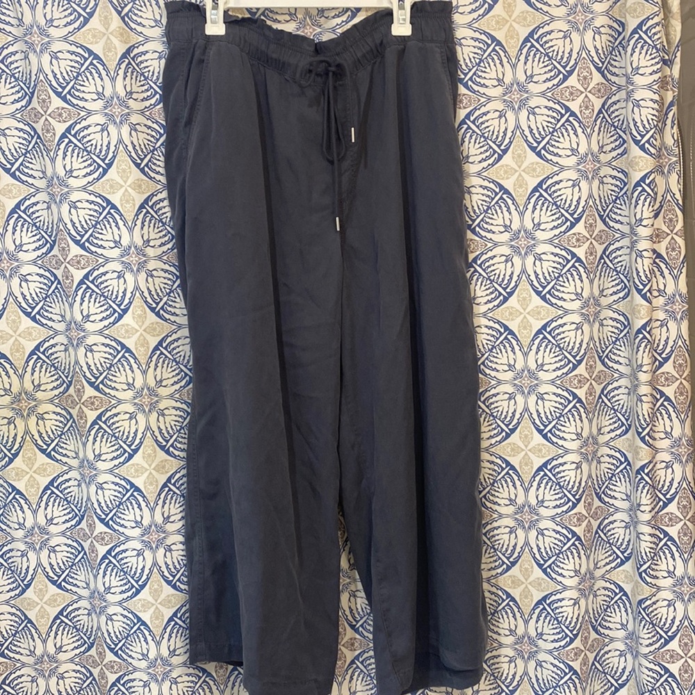 NWT gray tie waist casual pants